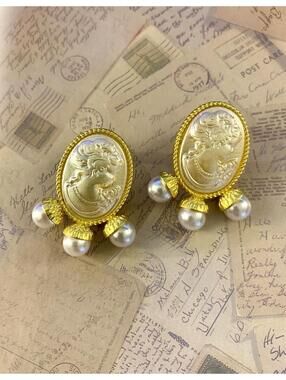 Elegant Cameo Pearl  Earrings with Gold-Tone Detailing